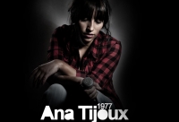 La rapera chilena Anita Tijoux presenta su nuevo disco, "1977".
Fuente: http://anitatijoux.cl/