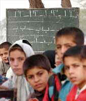دانش آموزان یک مدرسه در روستایی در ایران.(عکس: ایسنا)