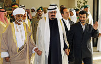 محمود احمدی نژاد، ملک عبدالله و سلطان قابوس بن سعید - در دوحه دسامبر 2007(Photo : Reuters)