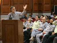 محمد عطریانفر در دادگاه دهم مرداد(عکس: ایسنا)