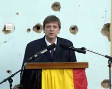 Le Premier ministre belge Guy Verhofstadt: «<i>Nous avons failli au devoir de fraternité</i>». 

		(Photo: AFP)
