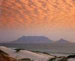 La montagne de la Table, non loin du Cap. 

		(Photo: <i>South African Tourism</i>)