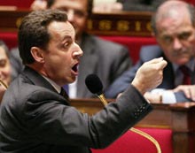 Lors de la séance des questions d’actualité à l’Assemblée nationale, le 28 avril, le ministre de l'Economie,  Nicolas Sarkozy a mis en cause la politique menée par le gouvernement de Lionel Jospin pour lutter contre l’antisémitisme en France. 

		(Photo : AFP)