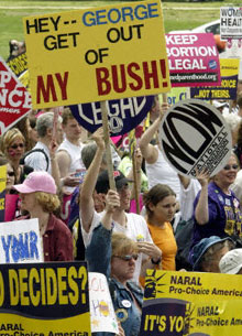 Les féministes américaines ont mis en cause, avec virulence, la politique anti-avortement du président Bush.  

		(Photo AFP)