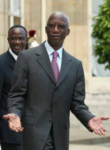 Depuis deux mois la Côte d'Ivoire est privée de gouvernement, mais Seydou Diara est toujours Premier ministre. 

		AFP