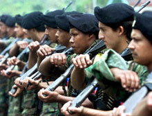 Un défilé des Forces armées révolutionnaires colombiennes (FARC). 

		(Photo : AFP)
