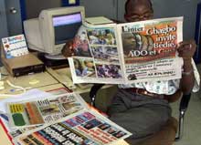 Journaux ivoiriens. La presse du pays est divisée sur le rapport de l'ONU. 

		(Photo: AFP)