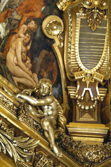 Détail du plafond du grand foyer du Palais Garnier à Paris.
(Photo : AFP)