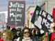 Une manifestation des proches des victimes réclamant que la justice soit faite, à Ciudad Juarez en fevrier 2004.(Photo: AFP)