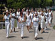 La marche des dames en blanc sur la Quinta avenida, le jour de la fête des pères. 

		Photo: Tony Giron