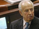 Le chef des travaillistes, l'ancien prix Nobel de la paix, Shimon Peres, a récemment affirmé qu'il était prêt à accorder «un filet de sécurité» au cabinet Sharon. 

		(Photo : AFP)