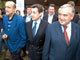 Alain Juppé (à gauche), Nicolas Sarkozy (au centre) et Jean-Pierre Raffarin lors du Conseil national de l’UMP. 

		(Photo : AFP)