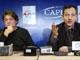 Les auteurs de <EM>La face cachée du Monde</EM> Pierre Péan (à gauche) et Philippe Cohen lors d'une conférence de presse. 

		(Photo: AFP)
