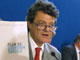 Jean-Louis Borloo ministre de l'Emploi, présente, le 30 juin 2004 au ministère de l'Emploi à Paris, son plan de cohésion sociale, articulé à la fois sur l'emploi, le logement et l'égalité des chances.
 

		Photo: AFP