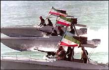 Manoeuvres navales iraniennes dans le Golfe persique en 1997. Les incidents maritimes entre l’Iran et ses voisins arabes sont légion. 

		(Photo: AFP)