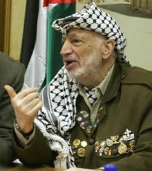 Soumis à de fortes pressions, Yasser Arafat refuse toujours de partager le pouvoir. 

		(Photo : AFP)