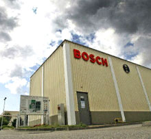 En France, le groupe Bosch a conditionné le maintien des emplois à l'allongement du travail hebdomadaire, sans augmentation de salaire. 

		(Photo : AFP)