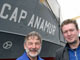 Elias Bierdel, capitaine du Cap Anamur, et Stefan Schmidt, directeur de l'association humanitaire, en fevrier 2004. 

		(Photo: AFP)