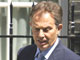 Tony Blair a reçu, 24 heures avant sa publication, le rapport de Lord Butler sur les erreurs du renseignement britannique concernant l'arsenal présumé de Saddam Hussein. 

		Photo : AFP