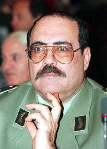 Le général, Mohamed Lamari, chef d'état major de l 'armée nationale populaire. 

		(Photo : AFP)