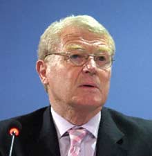 Paddy Ashdown semble avoir choisi l’option de l’épreuve de force avec les dirigeants serbes de Bosnie. 

		(Photo : AFP)