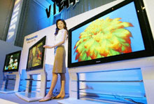 Les constructeurs japonais comme Panasonic (photo) ont été distancés sur le marché des écrans plats par le sud-coréen Samsung.(Photo: AFP)