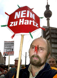 De plus en plus de manifestants contre la réforme de l'Etat-providence allemand. 

		(Photo: AFP)