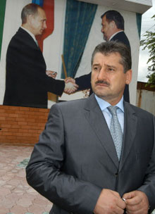 Le président tchétchène Alou Alkhanov, du parti Russie unie (pro-Kremlin).(Photo : AFP)