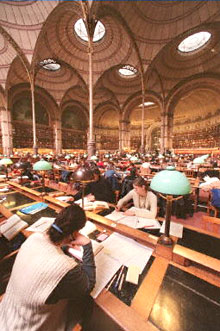 Les lecteurs de la Bibliothèque nationale de France risquent de consulter des ouvrages mutilés. 

		(Photo : AFP)