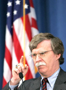 Le sous-secrétaire d'État chargé du contrôle des armements, John Bolton. 

		(Photo : AFP)