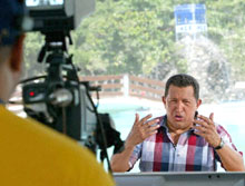 Hugo Chavez a appelé à la plus grande vigilance lors de son émission hebdomadaire pour éviter toute violence avant le référendum. 

		(Photo : AFP)