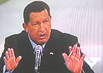 Chavez: le Venezuela ne doit pas devenir une «<I>une colonie nord-américaine</I>».  

		(Photo: Manu Pochez/RFI)
