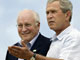 George W. Bush et Dick Cheney, son actuel vice-président, qui l’accompagne une nouvelle fois dans l’aventure électorale. 

		(Photo : AFP)