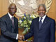 Seydou Diarra, le Premier ministre ivoirien et Kofi Annan (à droite). 

		(Photo : AFP)