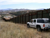 Patrouille américaine à la frontière mexicaine, près de Nogales, en Arizona. 

		(Photo : AFP)