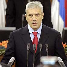 Boris Tadic, le président serbe, appelle à voter aux législatives d'octobre et veut donner une large autonomie locale aux Serbes du Kosovo. 

		(Photo: AFP)