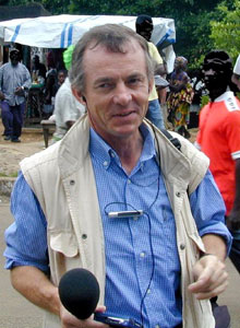 Jean Hélène au mois d'août 2003 à l'occasion d'un reportage à Monrovia au Liberia. 

		(Photo: Laurent Cassala/AFP)