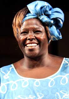 La Kenyane Wangari Maathai, prix Nobel de la paix 2004. Le comité Nobel norvégien a récompensé douze femmes depuis sa création en 1901. 

		(Photo: AFP)