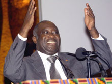 Le président ivoirien Laurent Gbagbo, au sujet de l'avion prêté à Didier Julia: «<i>Ils n'ont pas pu libérer les otages, ça devient une affaire de la Côte d'Ivoire</i>». 

		(Photo: AFP)