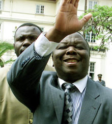 Le leader de l'opposition, Morgan Tsvangirai, récemment acquitté d'un procès pour «trahison» dans son pays. 

		(Photo : AFP)