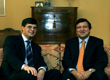 Jan Peter Balkenende, Premier ministre néerlandais et José Manuel Durão 
Barroso, chef de la Commission européenne. 

		(Photo : AFP)