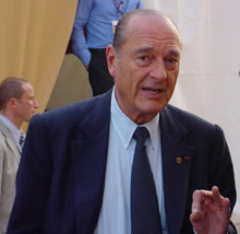 Lors d'une interview accordée à RFI et TV5, le président français Jacques Chirac s'exprime sur l'actualité internationale en commençant par la situation en Côte d'Ivoire. 

		(Photo : Valérie Gas/RFI)