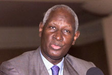Le secrétaire général de la Francophonie, Abdou Diouf a condamné «&lt;I&gt;la reprise des combats&lt;/I&gt;» en Côte d’Ivoire. 

		(Photo : AFP)