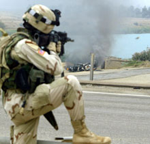 Iyad Allaoui a donné le feu vert à une intervention des forces irakiennes et américaines massées autour de Fallouja. 

		(Photo : AFP)