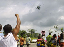 Hélicoptère Mi 24 des Fanci. En réplique à&nbsp;une agression contre ses positions,&nbsp;l'armée française&nbsp;a détruit deux Sukhoï 25 ivoiriens&nbsp;sur l'aéroport de&nbsp;Yamoussoukro. 

		(Photo: AFP)