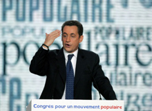 Le nouveau président de l'UMP Nicolas Sarkozy lors de son discours d'investiture. 

		(Photo : AFP)