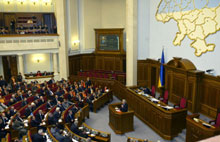Le Parlement ukrainien réuni en séance extraordinaire a voté l'annulation du deuxième tour de l'élection présidentielle. 

		(Photo : AFP)