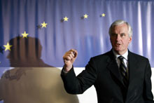 Le ministre français des Affaires étrangères Michel Barnier a réclamé de la Turquie «<EM>un devoir de mémoire envers le peuple arménien</EM>». 

		(Photo: AFP)