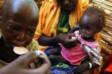 La production alimentaire a beau augmenter, un septième de la population de la planète souffre encore de la faim. 

		(Photo : AFP)