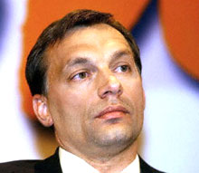 La droite hongroise menée par l’ancien Premier ministre Viktor Orban (photo), appelait à réunifier spirituellement la nation brisée par le traité de Trianon. 

		(Photo : AFP)